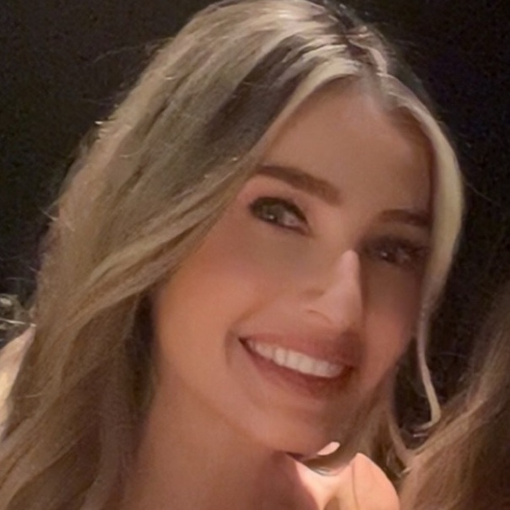 Meet your Posher, Claudia